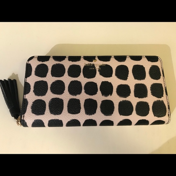 kate spade Handbags - NWT Kate Spade Spencer Court Lacey Wallet